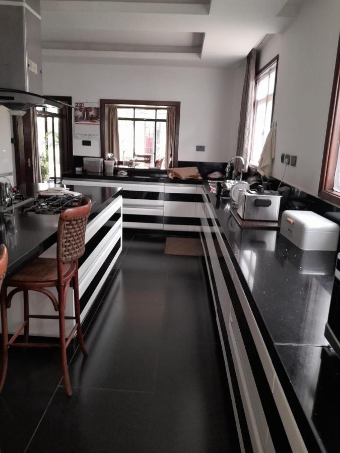 Florances Rest House Nairobi Ngoại thất bức ảnh