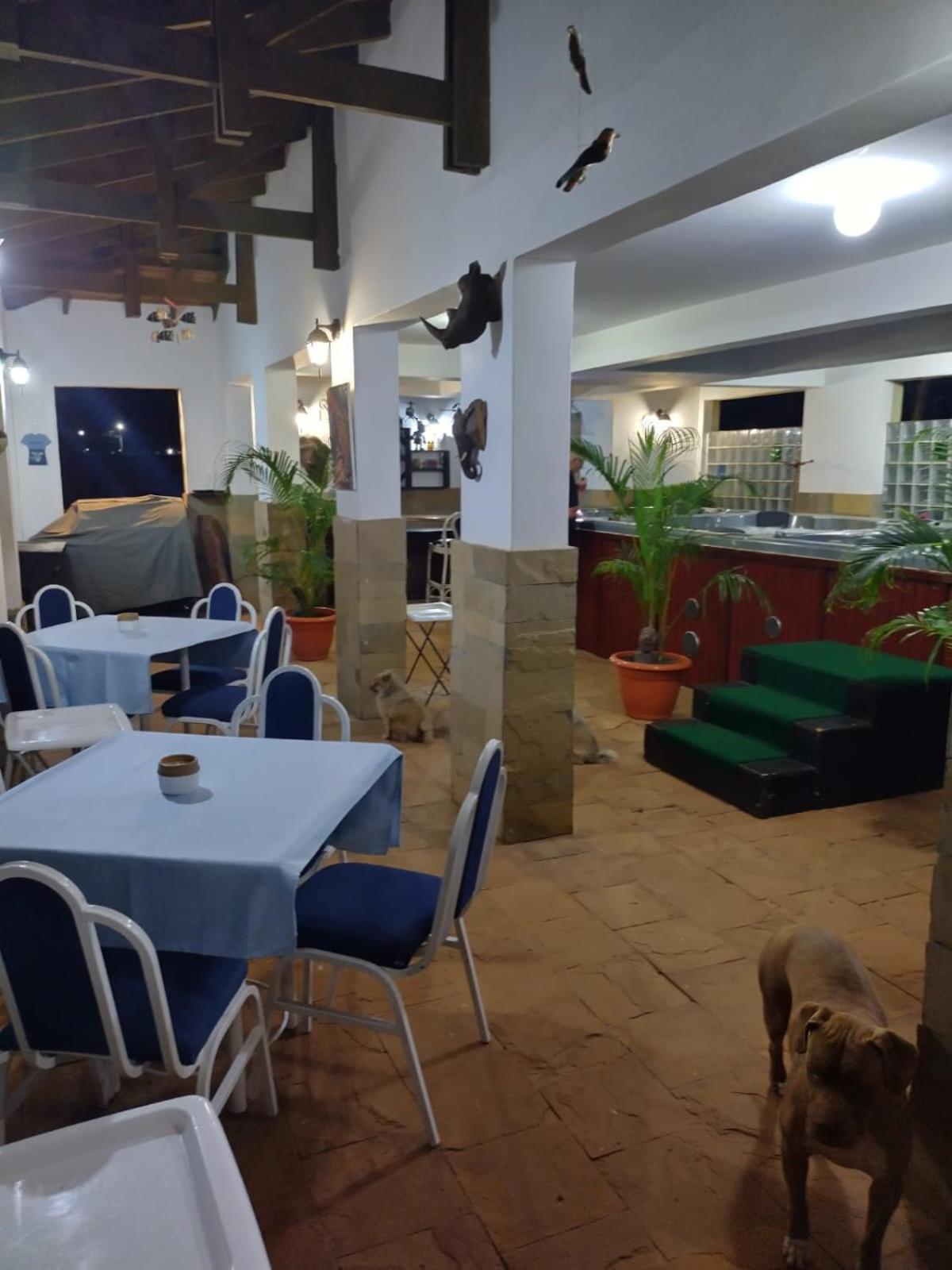 Florances Rest House Nairobi Ngoại thất bức ảnh