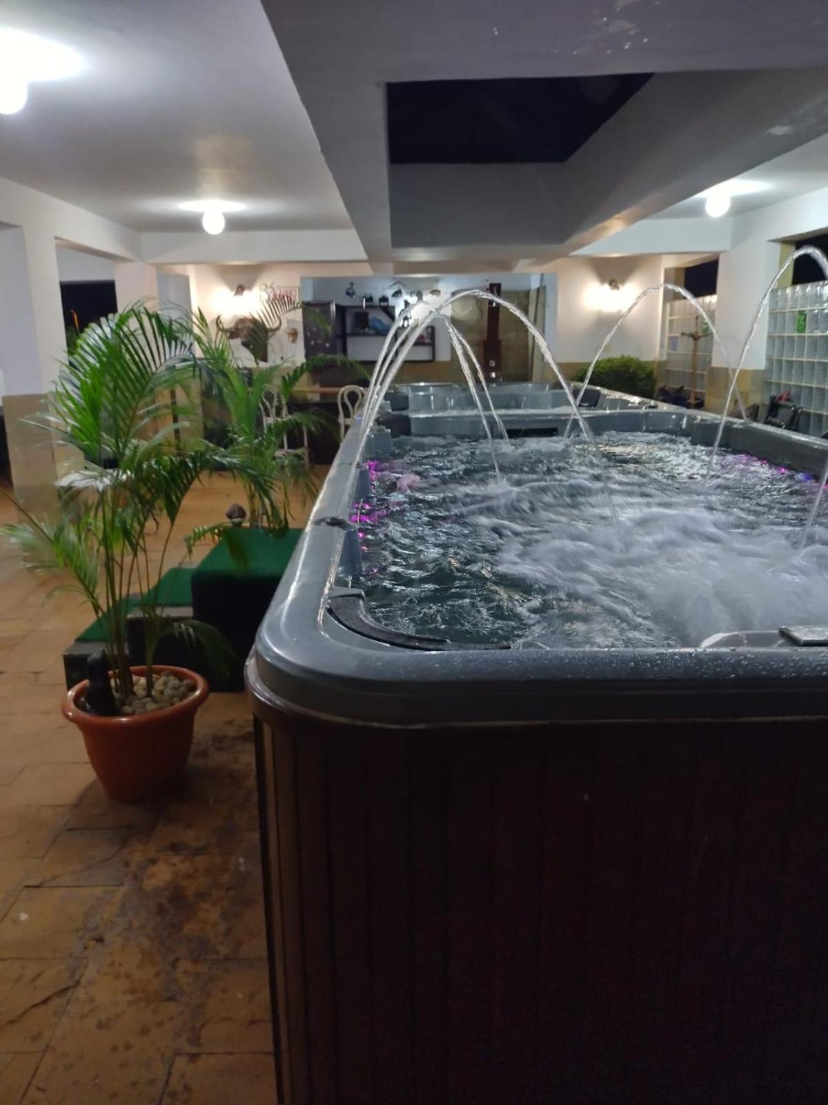 Florances Rest House Nairobi Ngoại thất bức ảnh