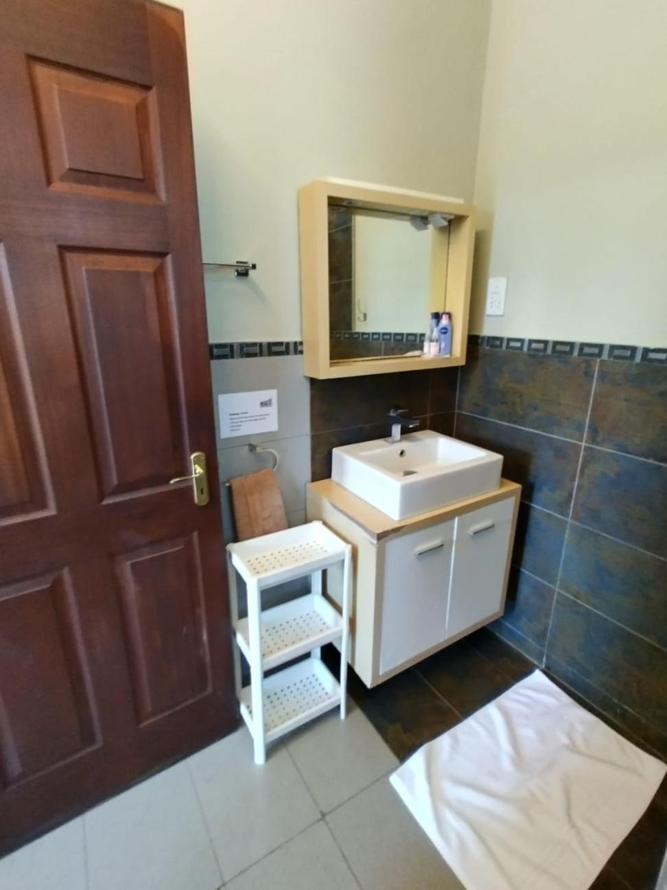 Florances Rest House Nairobi Ngoại thất bức ảnh